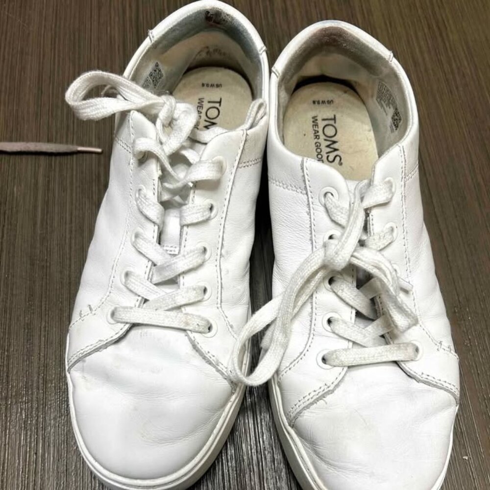 toms white sneakers